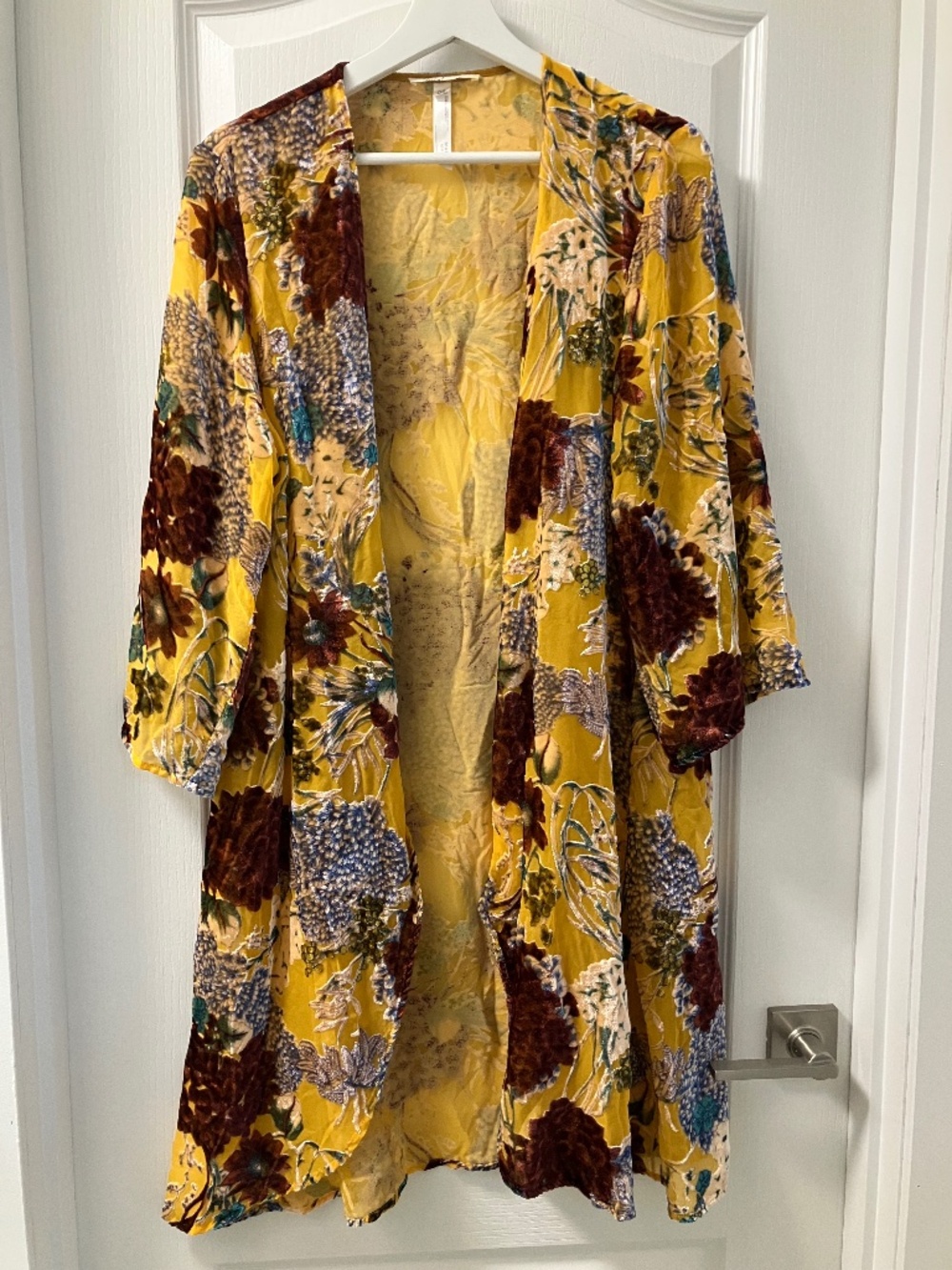 Stunning Floreat velvet kimono
